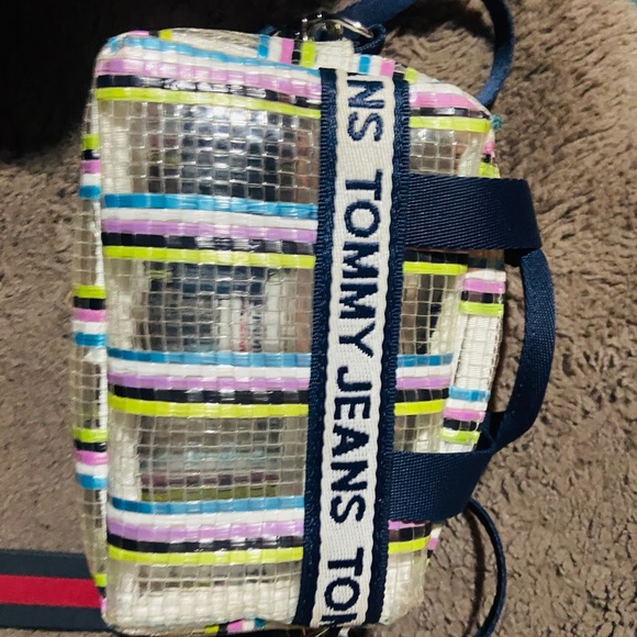 Tommy snapshot bag with detachable strap - Picture 2 of 3